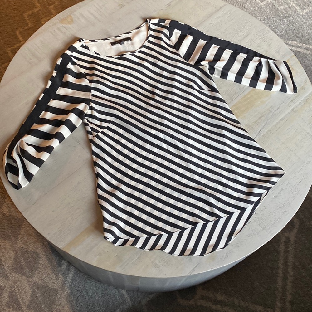BCBGMAXAZRIA Short Sleeve